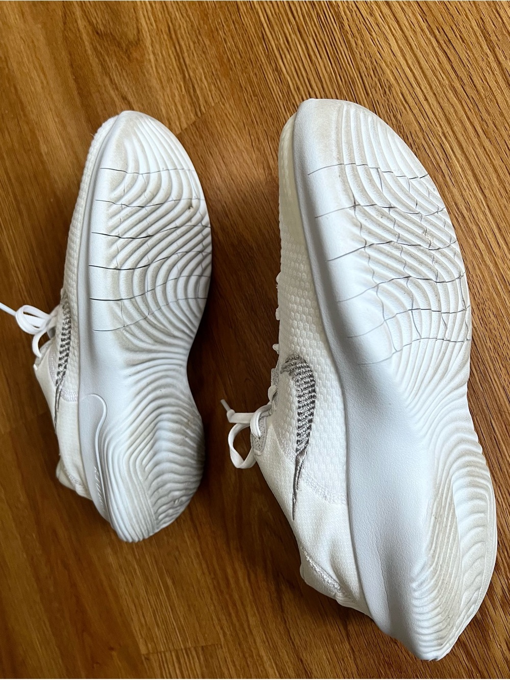 Nike white gray womens sneakers tennis shoes 10 EUC Running experience run flex - Picture 5 of 6